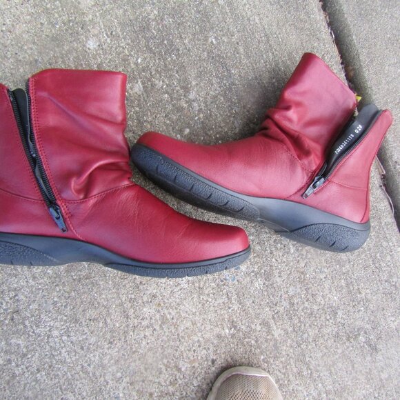 new red Hotters ankle boots - Picture 3 of 5